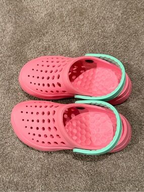 Joybees Kids Pink & Mint Lightweight Clogs Water Shoes Size 12/13 NWOT